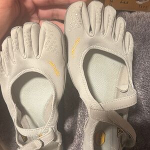 Vibram FiveFingers Light Gray Toe Shoes